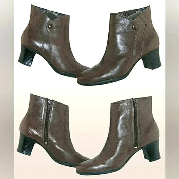 Clarks 11 Brown Leather Classic Chic Mod Retro Ankle Bootie - Picture 2 of 7